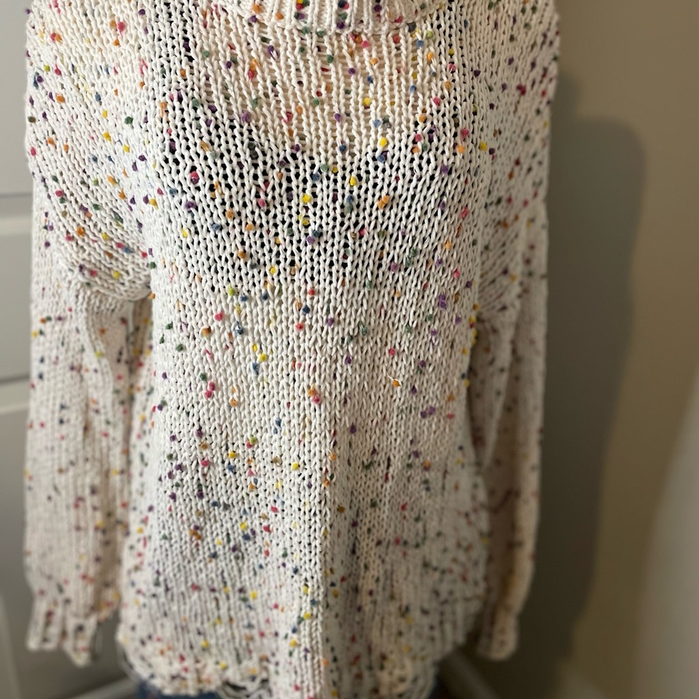BOUTIQUE CONFETTI DISTRESSED OVERSIZED SWEATER